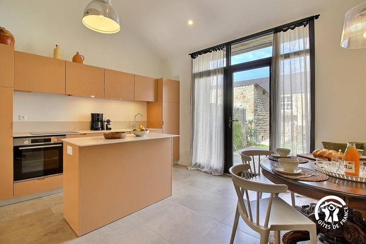 Gîte pour 4 personnes, avec jardin dans Plage du Men Du - 4