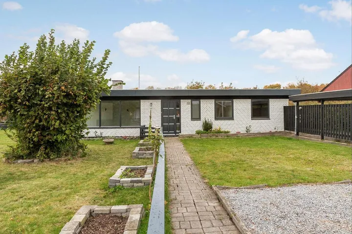 Villa für 7 Personen, mit Ausblick und Garten - 1