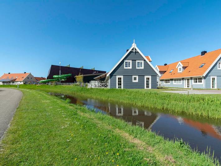 Ferienhaus für 7 Personen, mit Terrasse und Pool, mit Haustier in Julianadorp