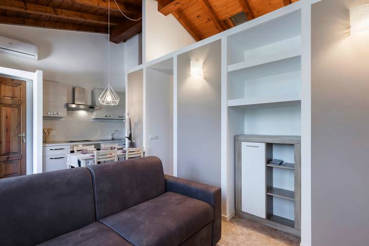 Ganze Wohnung, Charmantes Ferienapartment "Casa Adriano I Castion/Campagnola" in der Nähe des Gardasees mit Bergblick und Wlan; Haustiere erlaubt in Costermano, Gardasee-Berge