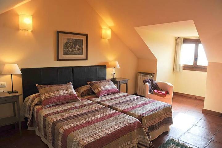 Casa rural para 18 personas, con vistas al lago y piscina además de jardín y vistas en Benalup-Casas Viejas - 3