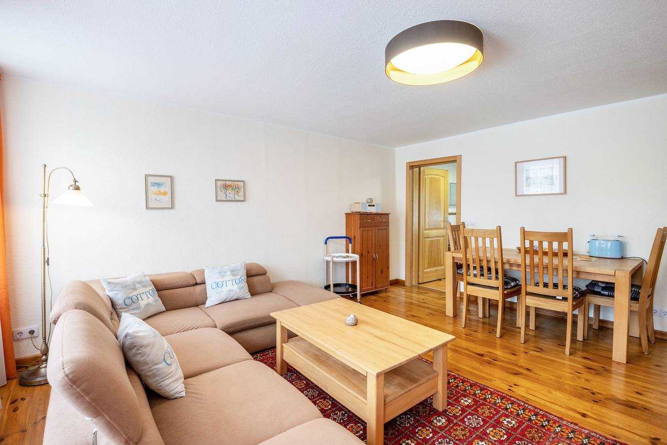 Ganze Wohnung, Ferienwohnung "Sonnenschein" mit Gemeinschaftsterrasse und Gemeinschaftsgarten in Naumburg, Saale-Unstrut