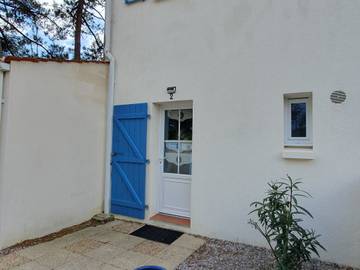 Location de vacances pour 6 personnes, avec terrasse dans Plage des Chardons