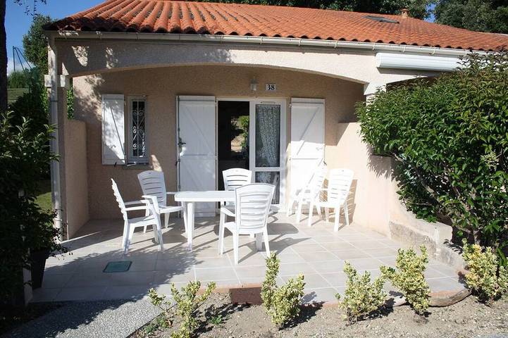 Villa pour 4 personnes, avec Terrasse et Piscine dans Plage Suzac