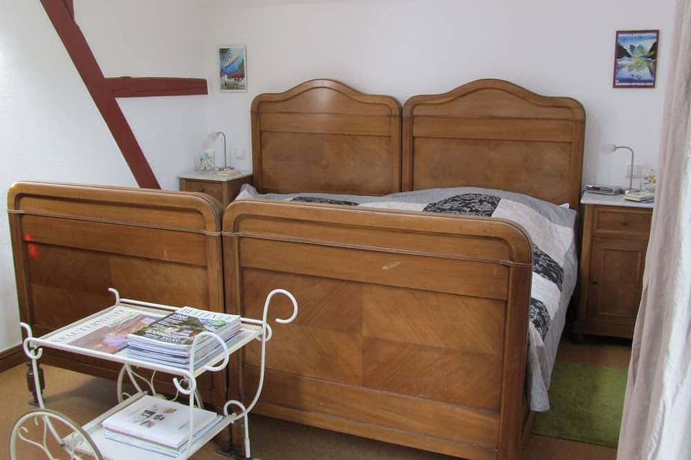 Ganze Wohnung, Kutscherhaus am Weiher- familienfreundlich,gute Verkehrsanbindung, in Hundsdorf, Westerwald