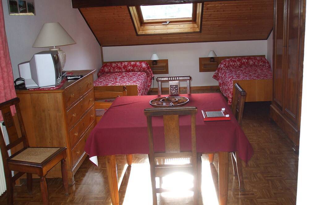 Appartement entier, Gîte  \"les Mélèzes\"  en Alsace (dans la Vallée de Munster) in Eschbach-au-Val, Parc naturel régional des Ballons des Vosges