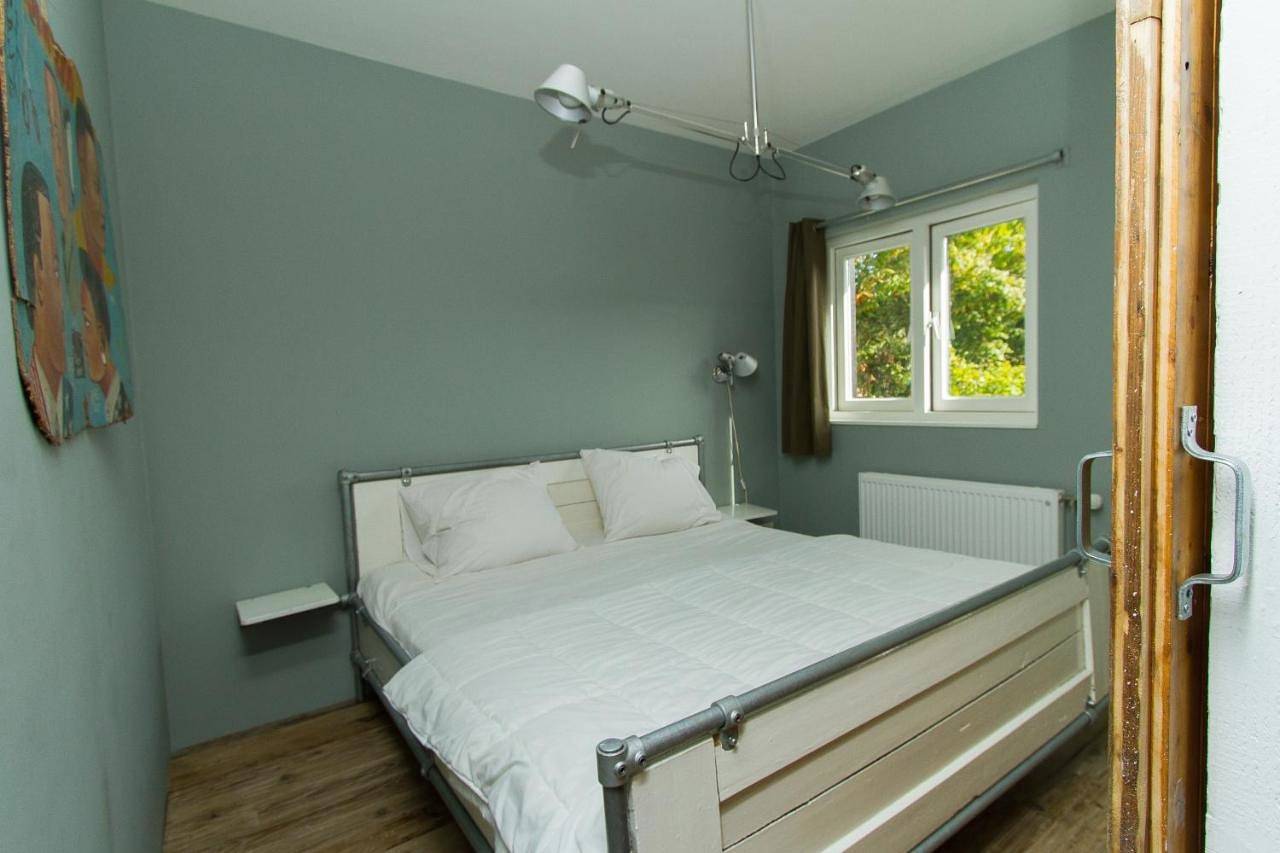 Geheel appartement, Paardenstal, Private House with wifi and free parking for 1 car in Weesp, Groene Hart
