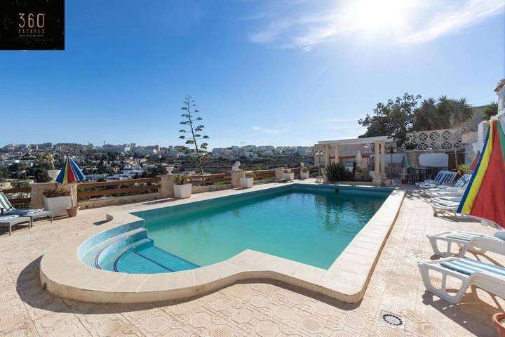 Villa voor 10 personen, with tuin and zwembad as well as uitzicht in Malta