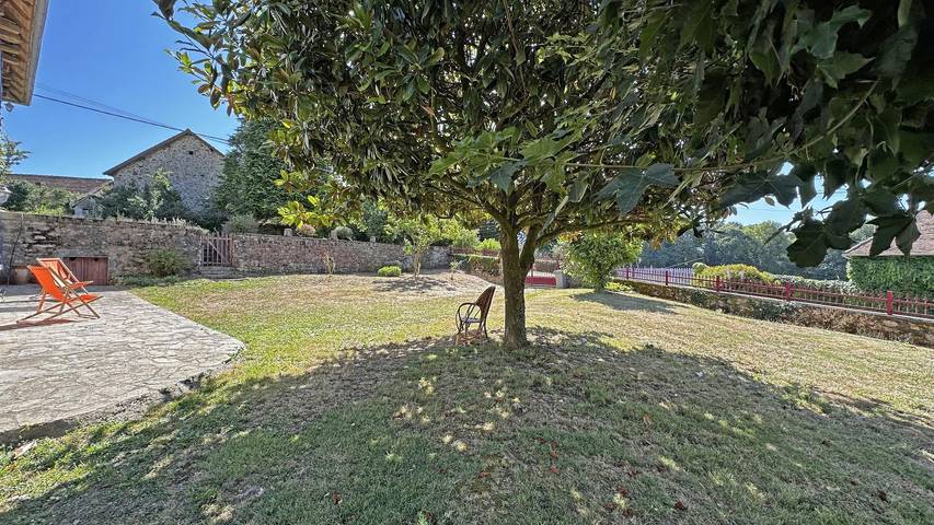 Gîte pour 12 personnes, avec jardin dans Haute-Vienne - 2