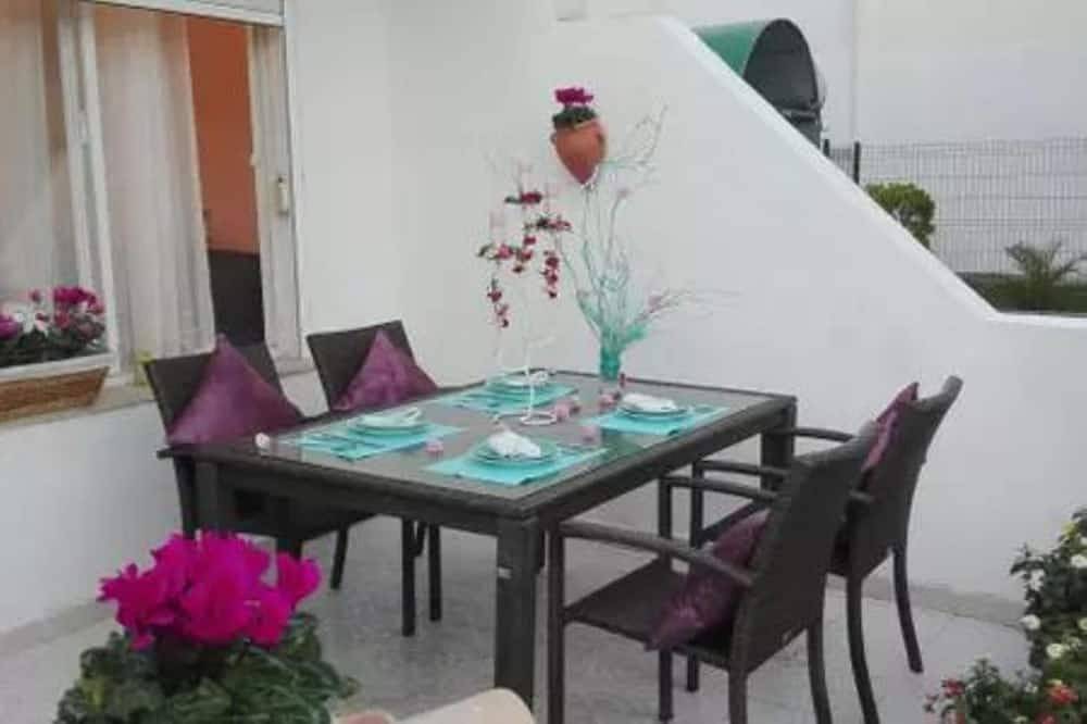 Entire apartment, Ground floor with garden and barbecue, 5 minutes from the beach in Alcúdia, North Majorca