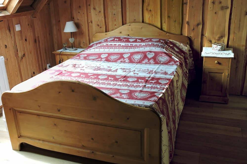 Bauernhaus aus dem 19. Jahrhundert mit ganzjährig beheiztem Innenpool. in Chabottes, Nationalpark Écrins