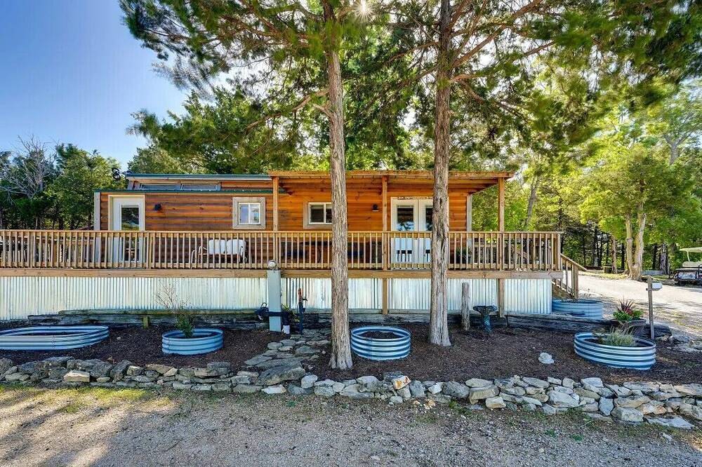 Indian Point Cabin 21 near Sdc, Table Rock Lake & Branson in Indian Point, Table Rock Lake