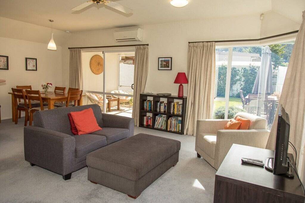 Es ist alles hier. Sunny Einheit, in der Nähe der Stadt. Wifi. in Arrowtown, Otago