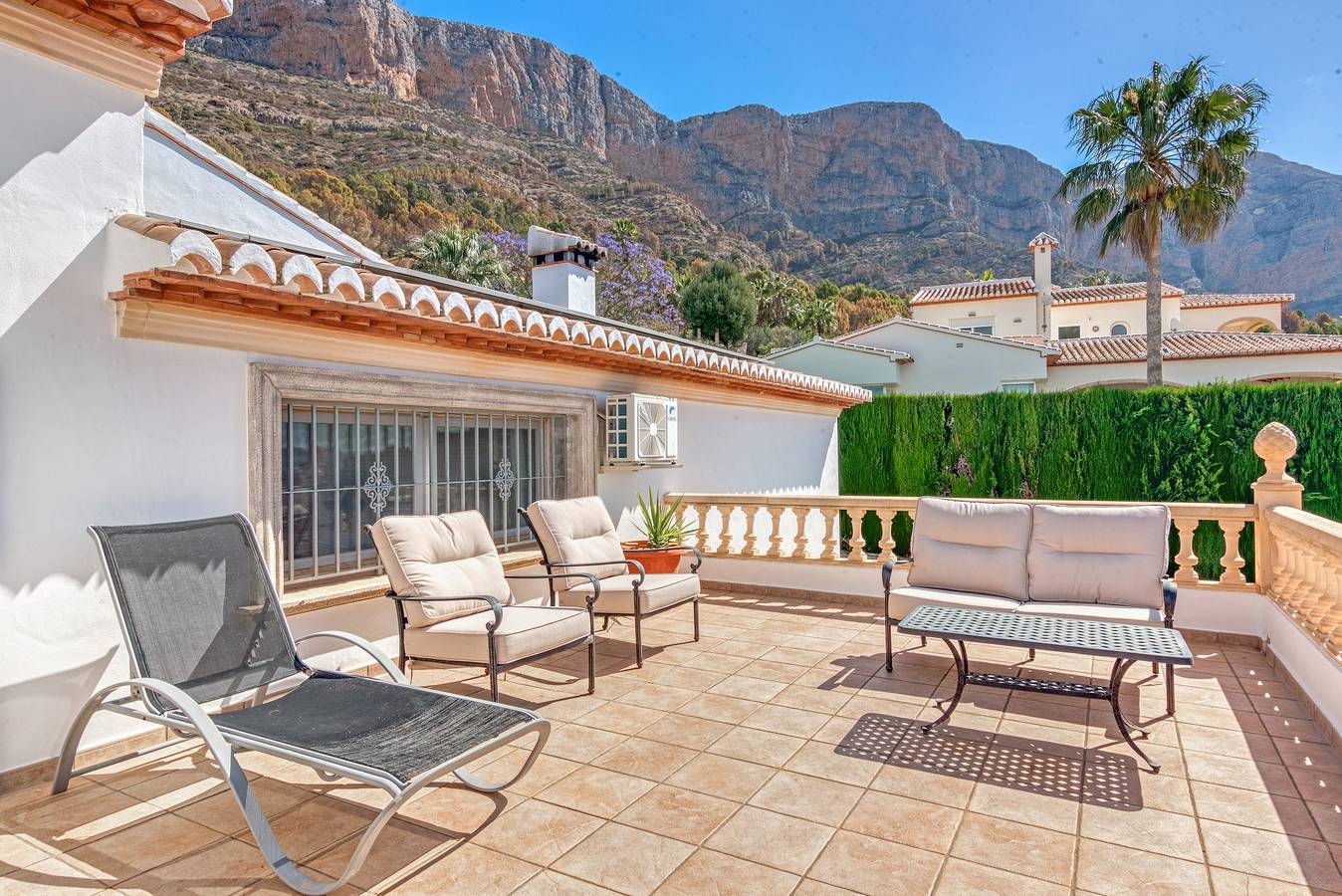 Villa 'Cristina' con vistas a la montaña, Wi-Fi y aire acondicionado in Jávea, Costa Blanca