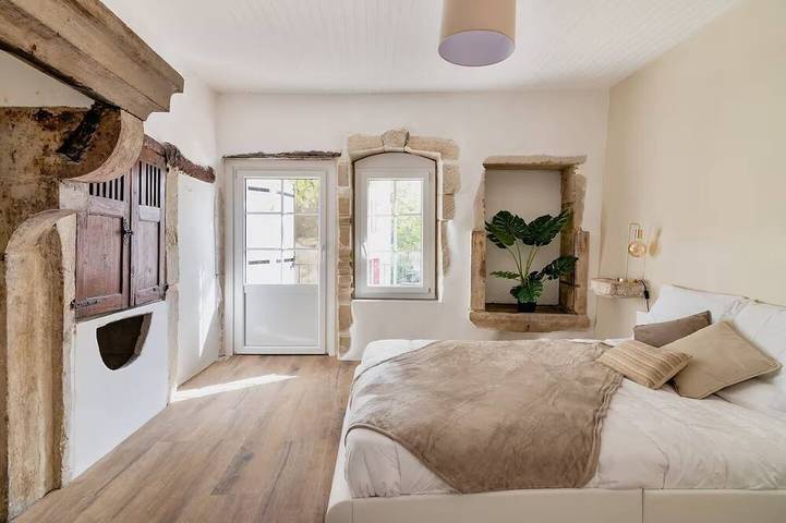 Authentic house and private spa for 18 people in La Baume-de-Transit, Nyons und Umgebung