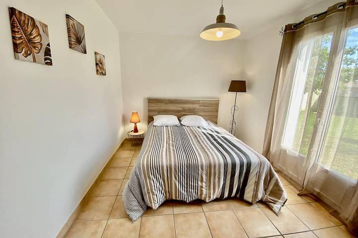 Villa*** 6p, 3ch avec grand jardin arboré clos, clim, village classé de Vogue in Vogüé, Ardèche