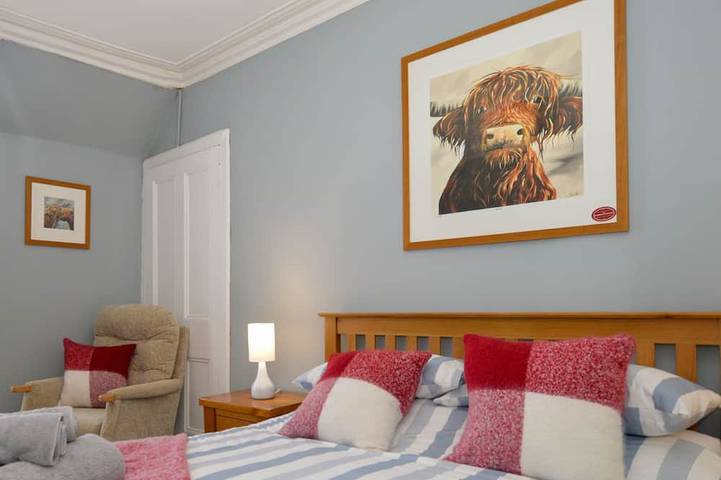 Crossaig Farm House - sleeps 10 guests  in 5 bedrooms in Argyll & Bute