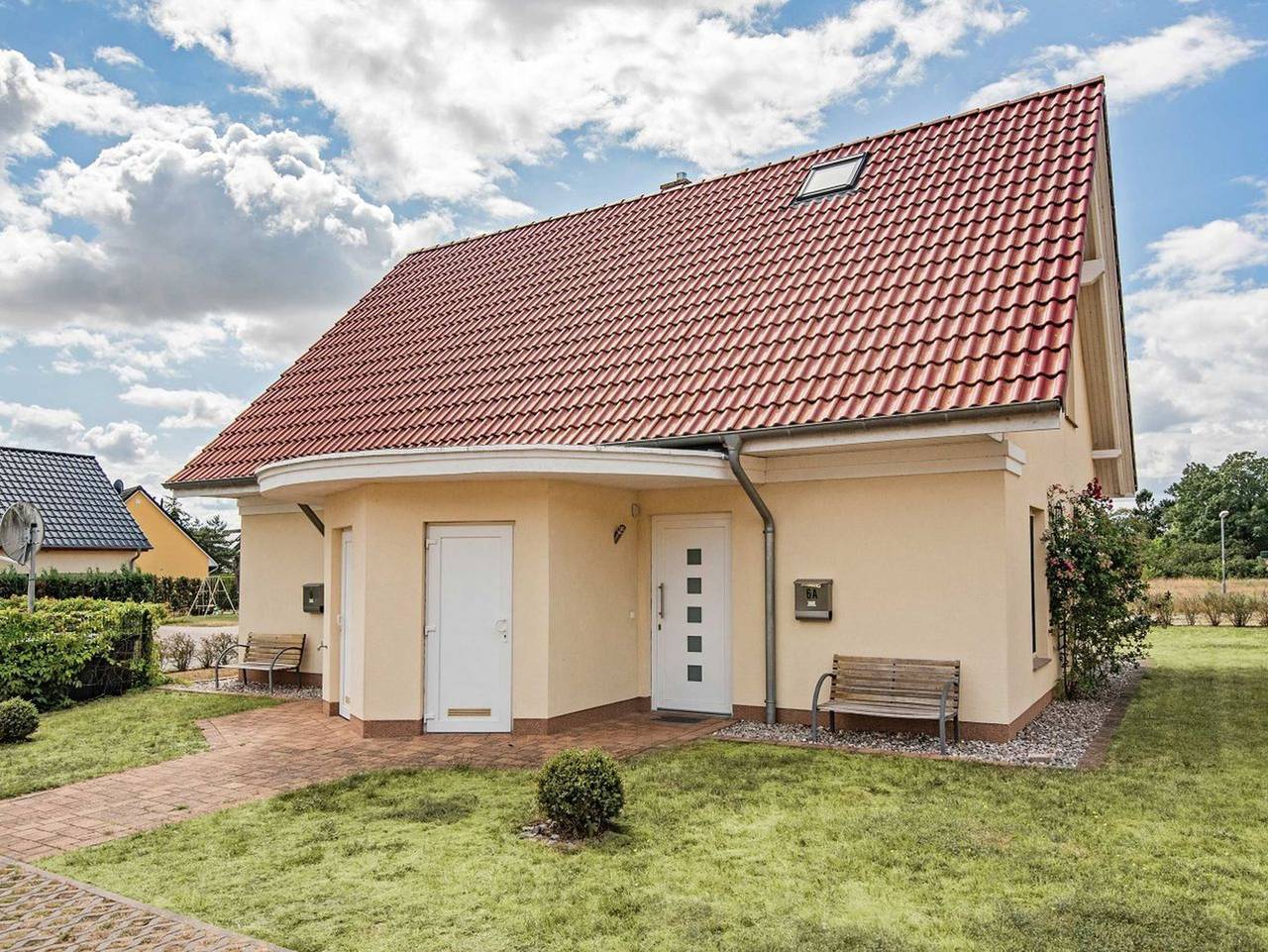 Ferienhaus Angela 2 - Modernes Ferienhaus im Grünen mit Terrasse – ideal für Familien & Naturfreunde in Gothensee, Korswandt