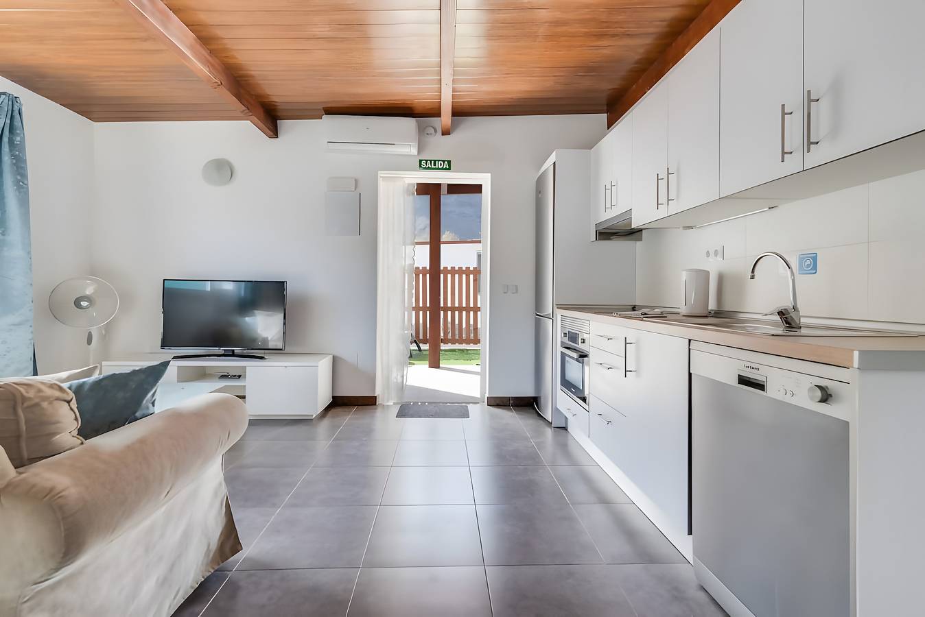 Apartamento entero, Apartamento Vacacional 'Casa de Campo Cerca de Fataga' con Balcón, Wi-Fi y Aire Acondicionado in La Barandilla, San Bartolomé de Tirajana
