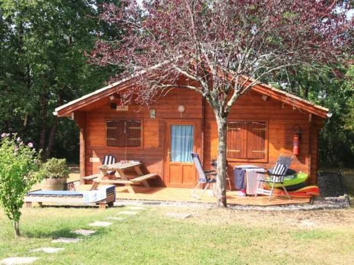 Camping pour 6 personnes, avec jacuzzi dans le Lot-et-Garonne
