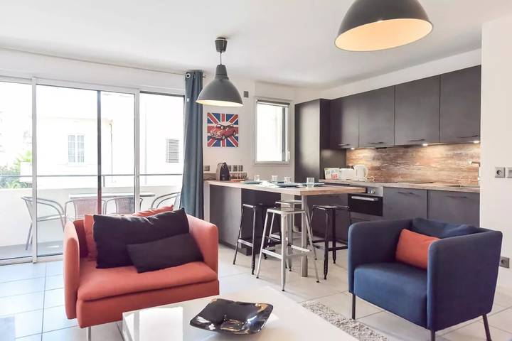 Gîte pour 4 personnes, avec balcon et piscine dans Port du Mourre-Rouge