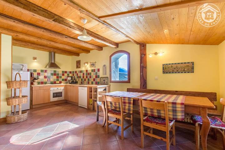 Gîte pour 8 personnes, avec jardin à Saint-Martin-d'Arc