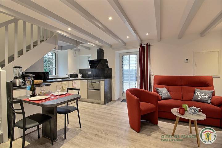 Gîte pour 2 personnes, avec Terrasse ainsi que Jardin et Vue à Pléven