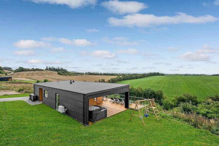 Feriehus for 8 personer, med jacuzzi, husdyr tilladt - 1