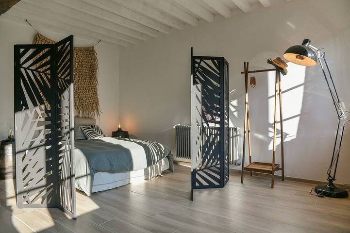 Gîte pour 2 personnes, avec jardin dans Groslée - 3