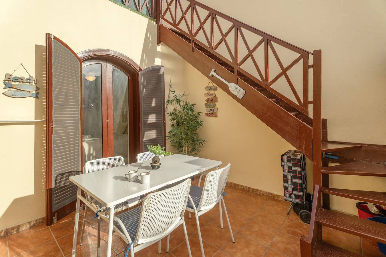 Ganze Wohnung, Ferienwohnung 'Tagoropark Relax' mit Gemeinschaftspool, privater Terrasse & Wlan in Costa del Silencio, Arona