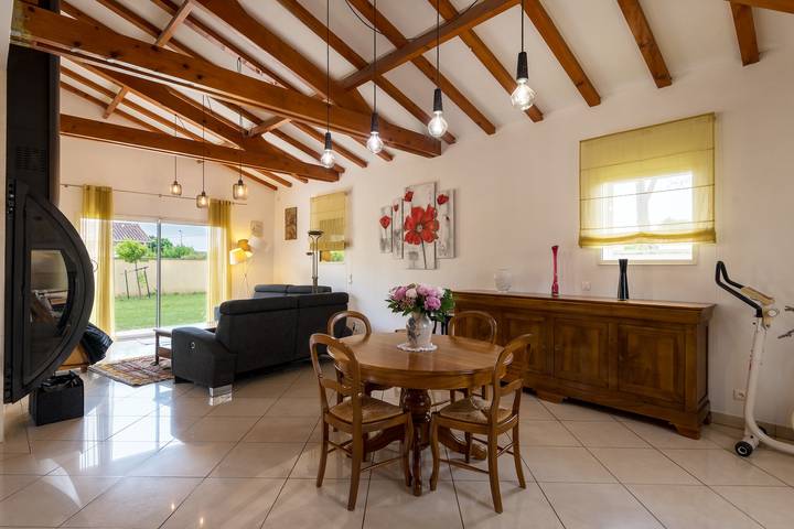 Location de vacances pour 4 personnes, avec jardin ainsi que terrasse et piscine à Montélimar - 2