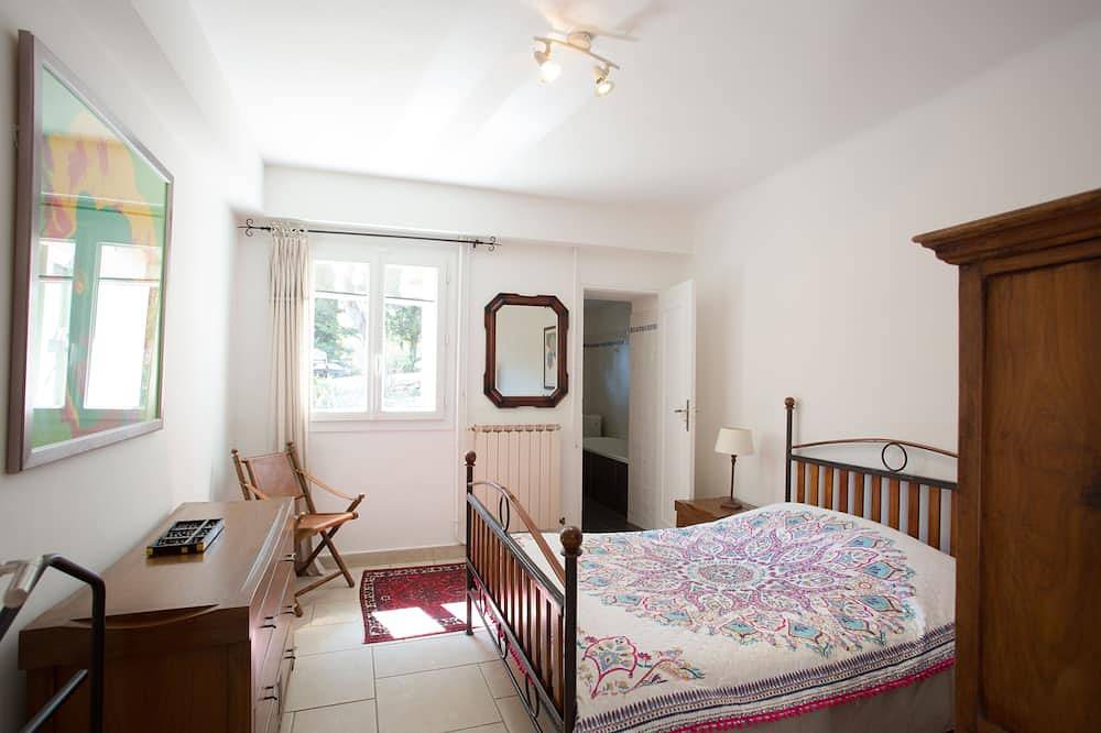 Huis van karakter met tuin en zwembad in Carqueiranne, Toulon regio