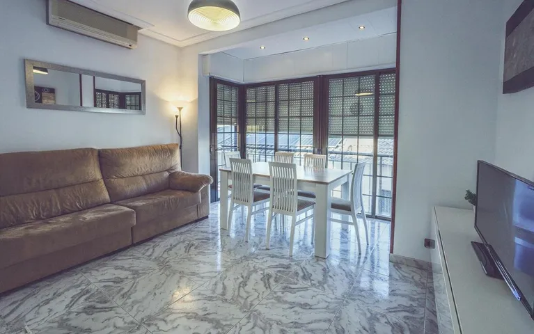 Apartamento de vacaciones para 6 personas, con balcón - 1