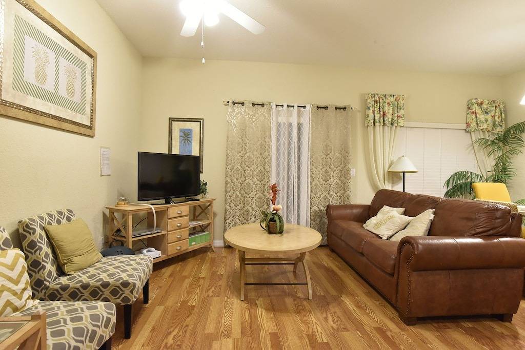 12 Personen, 4. 5 m zu Disney, 5Br 3Ba mit Pool & Spa, Gate, Seeblick, Xbox Wii in Kissimmee, Osceola County