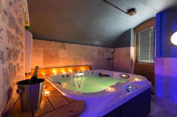 Maison d’hôte pour 2 personnes, avec terrasse ainsi que sauna et jacuzzi à Châteauneuf-du-Rhône