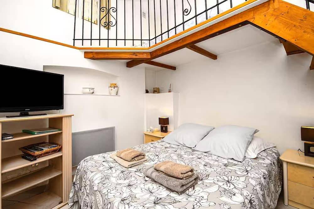 Le Du Guet - Augustus Tower in La Turbie, Nizza Region