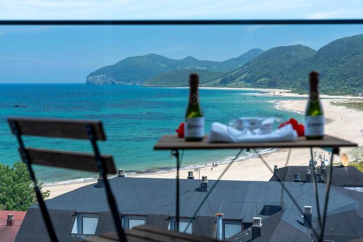 Apartamento de vacaciones para 4 personas, con piscina además de balcón y vistas - 1