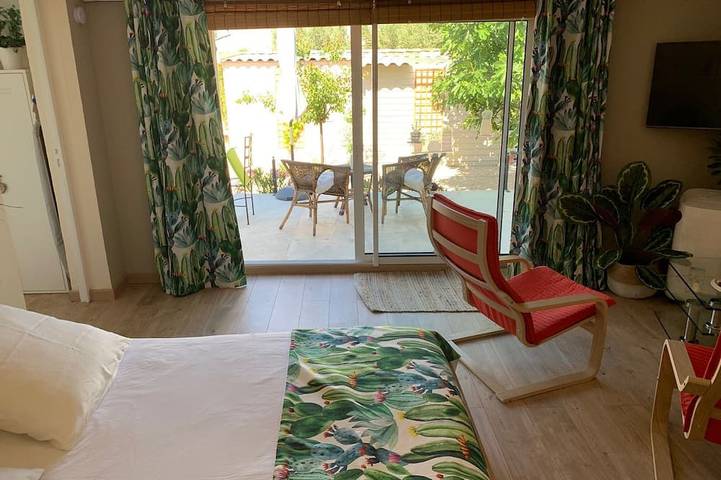 Apartamento entero, New apartment, self-contained 2 Adults Ab 2060544 in Caromb, Parque natural regional del Mont Ventoux