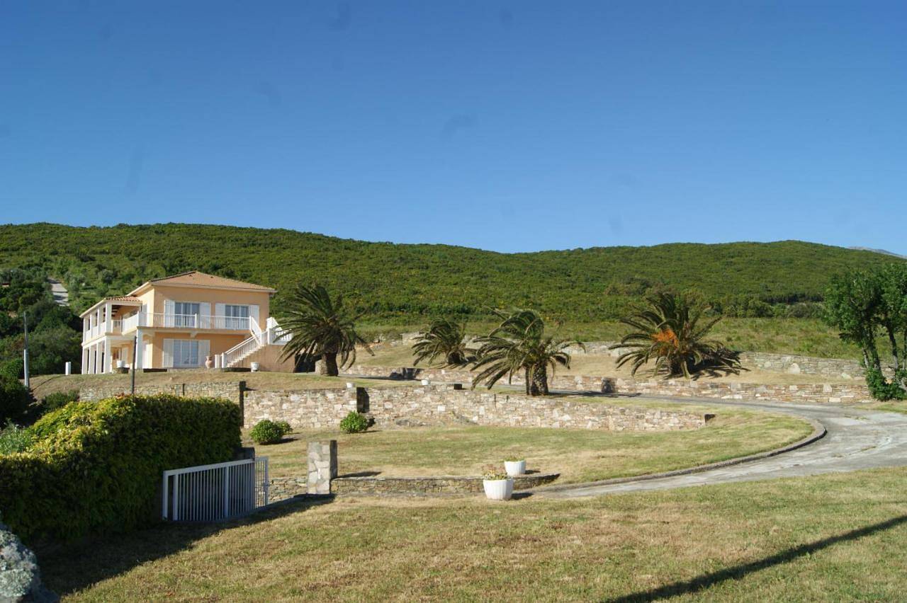 Appartement entier, Vue sur mer - Appartement Les Pins in Luri, Cap Corse