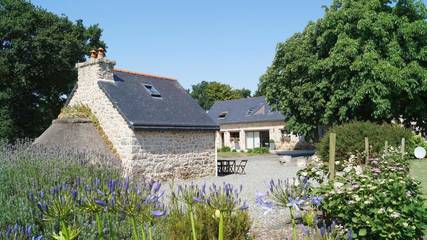 Chambre d’hôte pour 2 personnes, avec vue et jardin à Pommerit-le-Vicomte