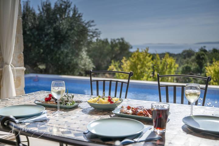 Villa für 6 Personen, mit Kinderpool und Pool sowie Garten und Sauna auf Pag - 2