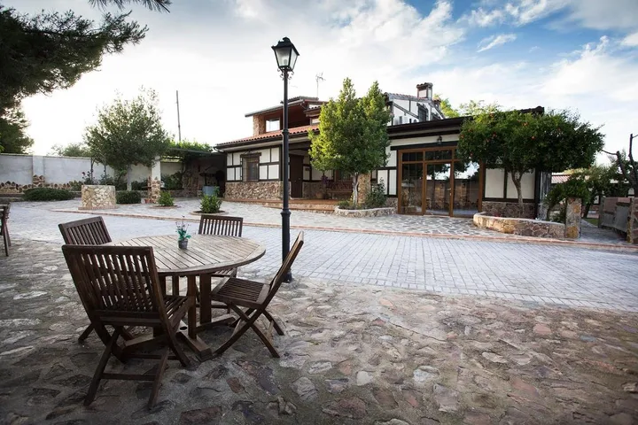 Villa pour 16 personnes, avec jardin ainsi que vue et piscine, animaux acceptés - 1