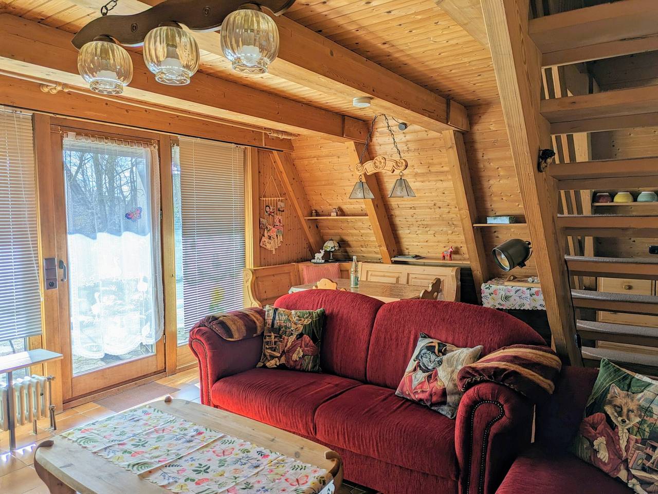 Casa de vacaciones 'Haus Paradiesecke' con terraza privada, jardín privado y Wi-Fi in Waldbrunn, Distrito de Neckar-Odenwald