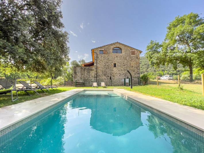 Entire apartment, Can Blanc de Baix – Rural Retreat in the Heart of La Garrotxa in Montagut i Oix, Garrotxa