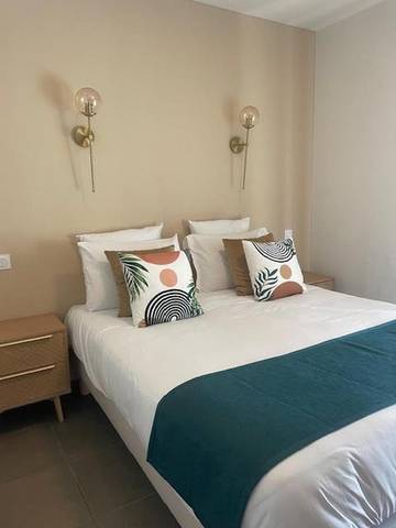 Hôtel pour 2 personnes, avec jardin et terrasse ainsi que piscine et vue à Digne-les-Bains