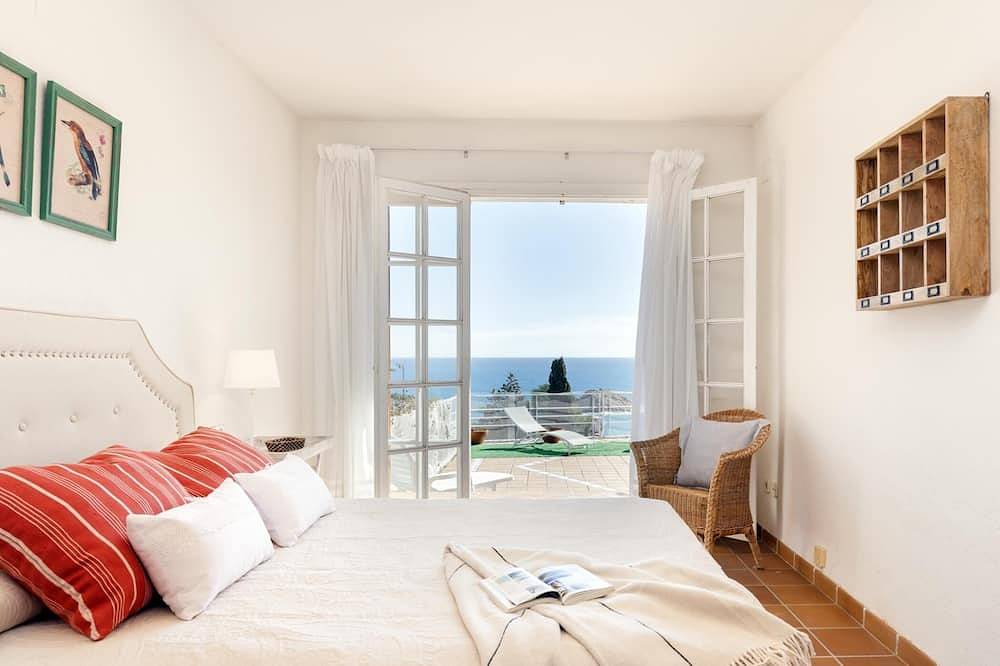 Sailor House with Sea Views in Mar Menuda, Tossa de Mar