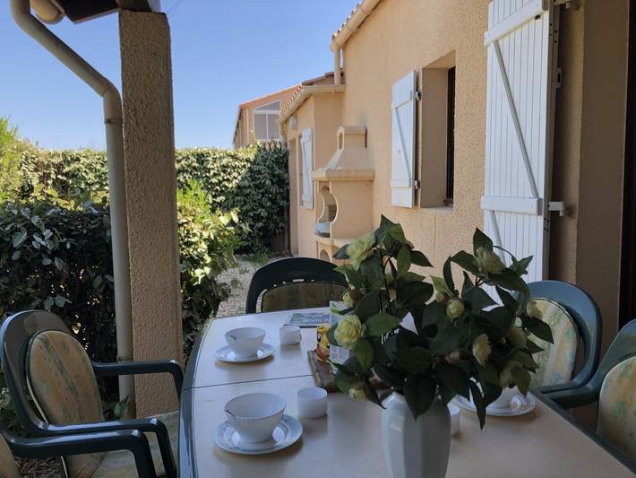 Location de vacances pour 6 personnes, avec terrasse et piscine, animaux acceptés dans Plage Mateille