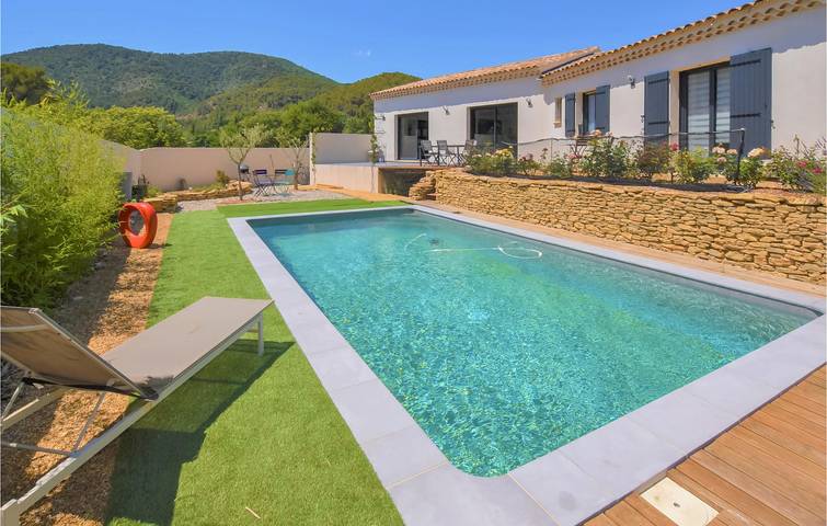 Gîte pour 6 personnes, avec terrasse et piscine ainsi que jardin et vue à Propiac