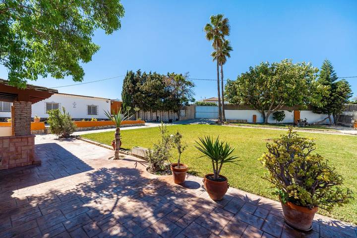 Casa para 6 personas, con jardín en Chiclana de la Frontera