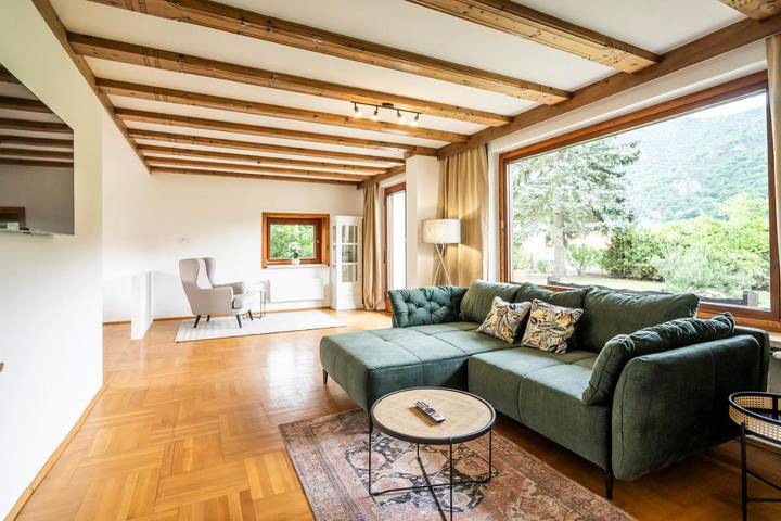 Ferienwohnung für 8 Personen, mit Balkon und Terrasse sowie Garten und Ausblick in Weißenkirchen in der Wachau